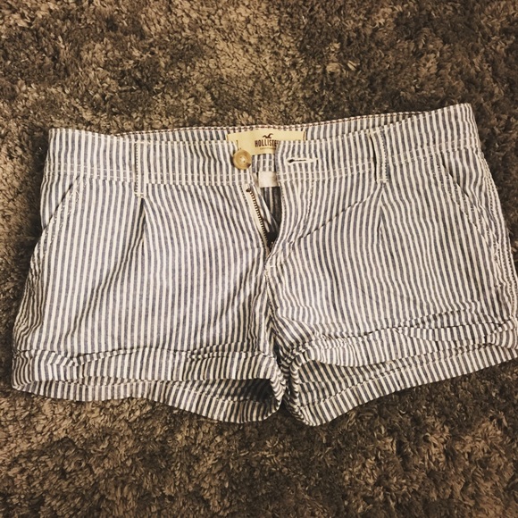 Hollister seersucker shorts. - Picture 1 of 2